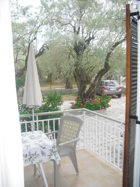 Guesthouse Irene Afissos Exterior photo